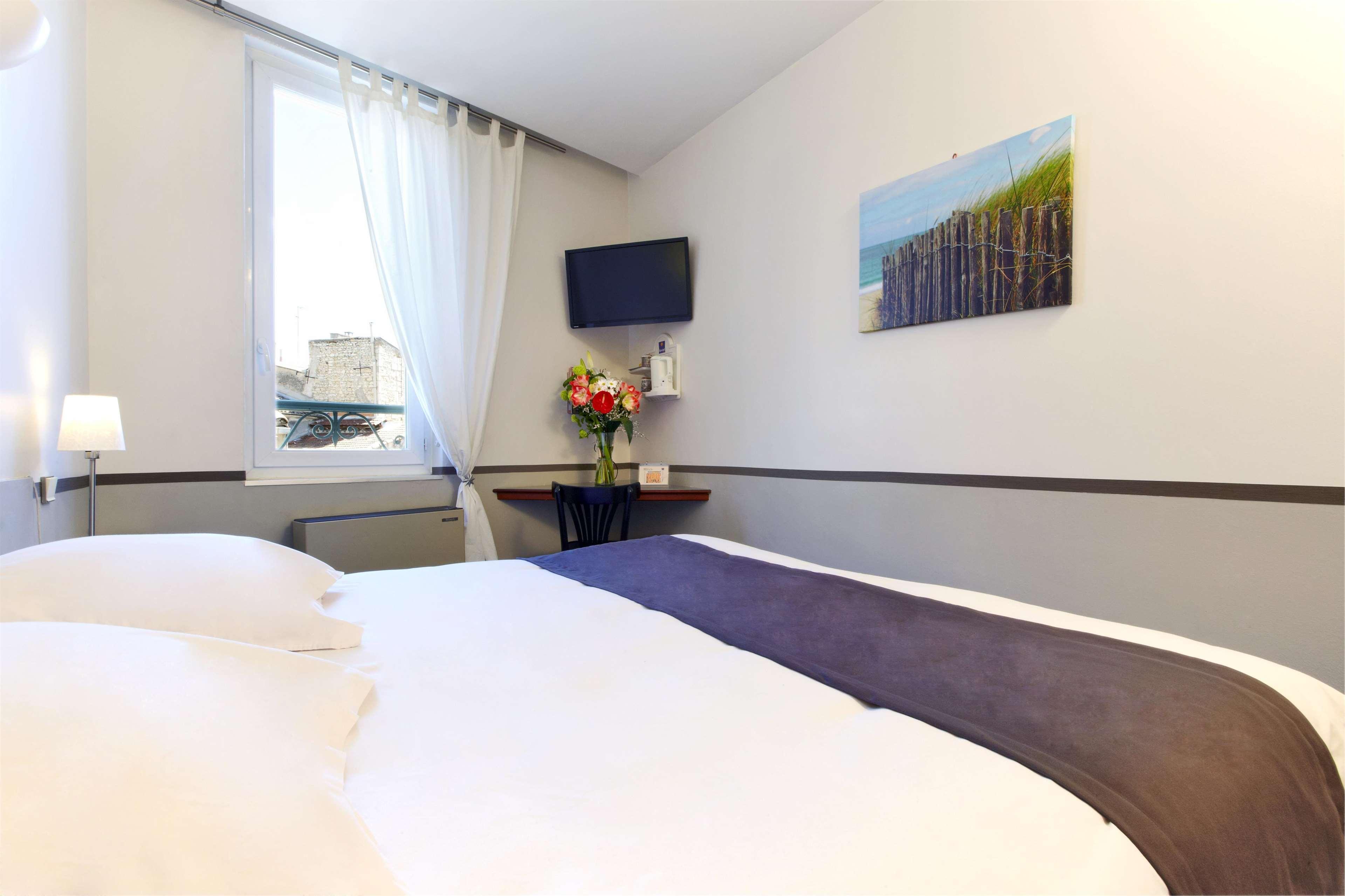 Kyriad Nimes Centre Екстериор снимка