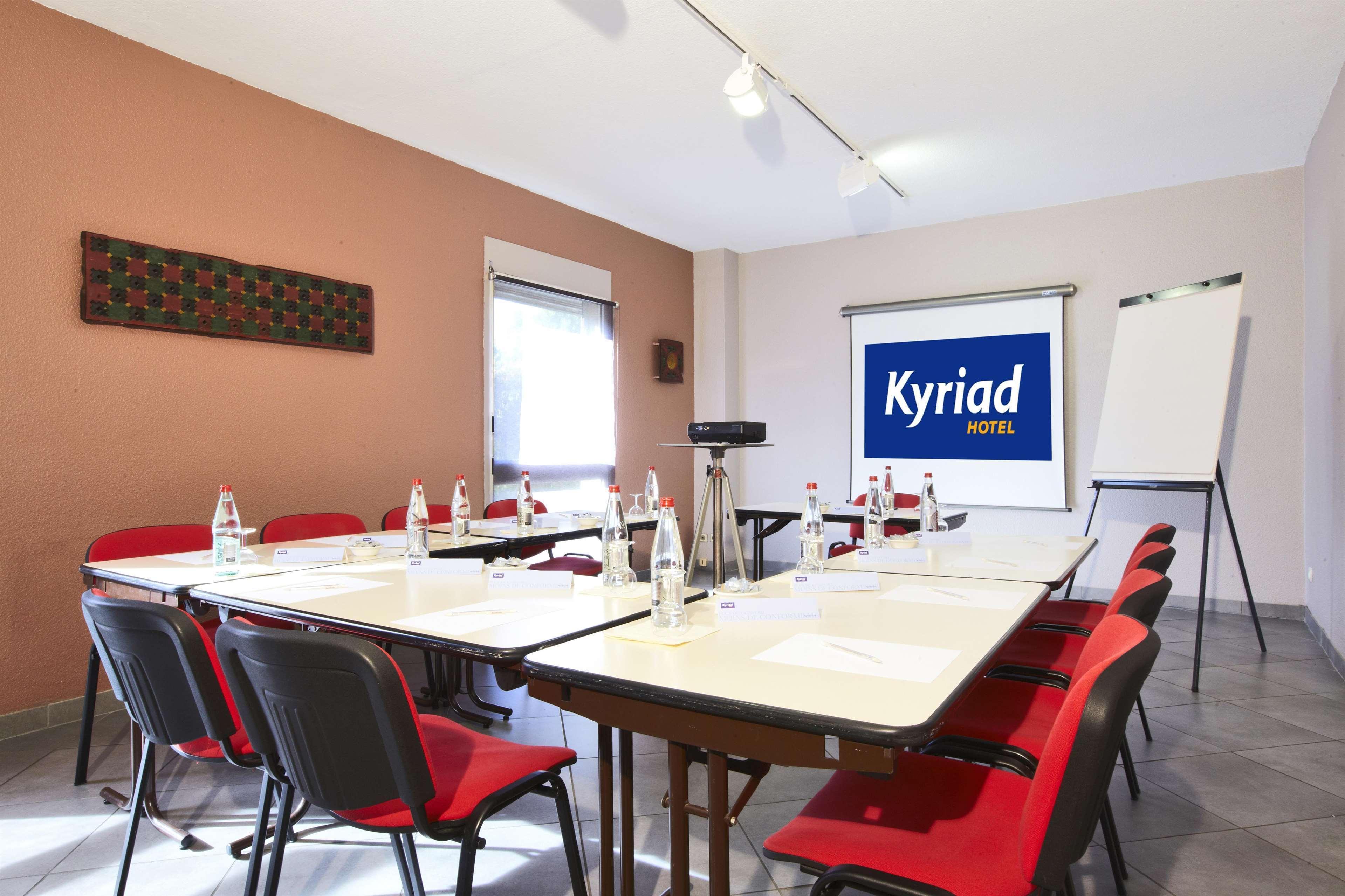 Kyriad Nimes Centre Екстериор снимка