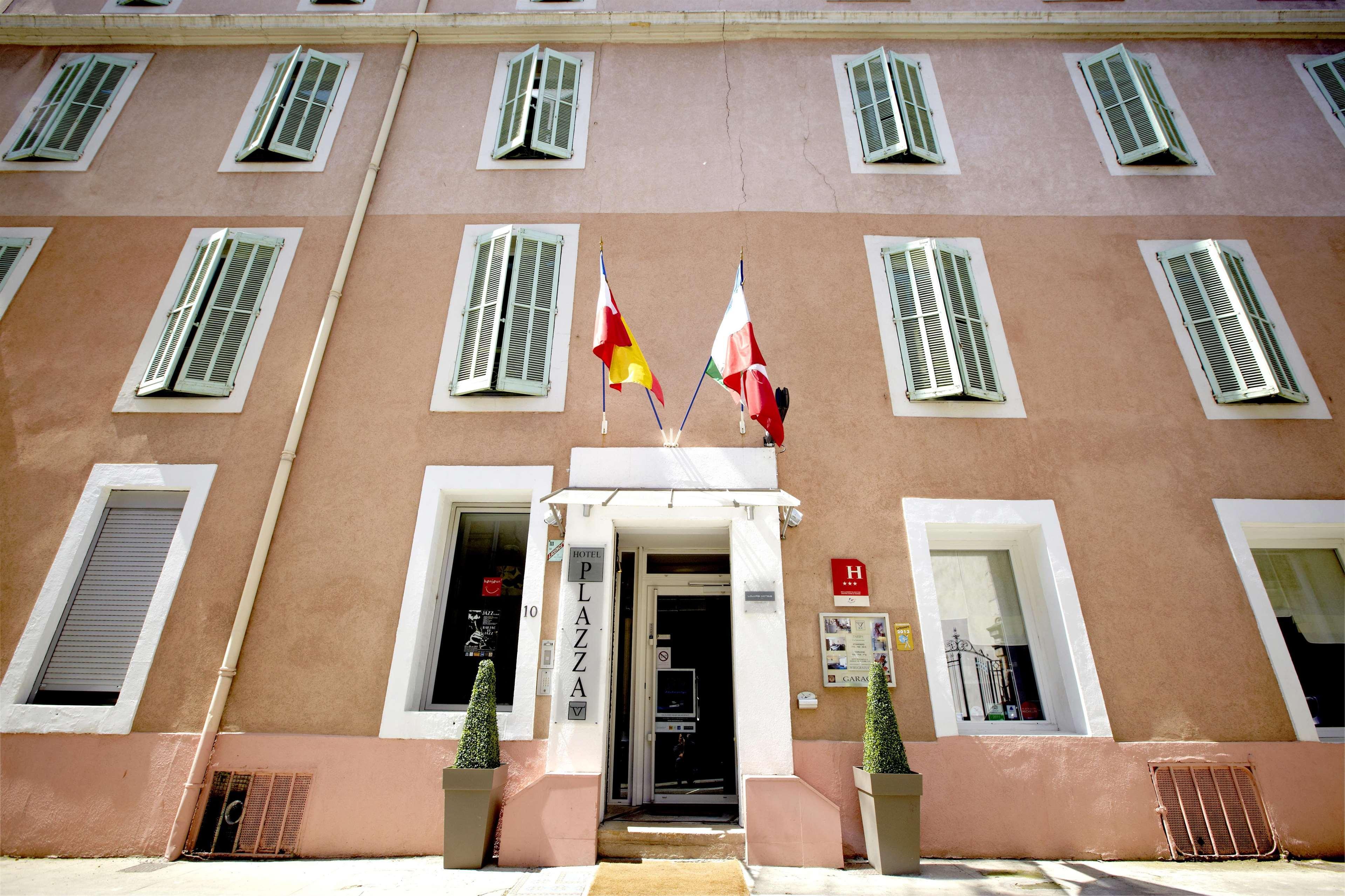 Kyriad Nimes Centre Екстериор снимка