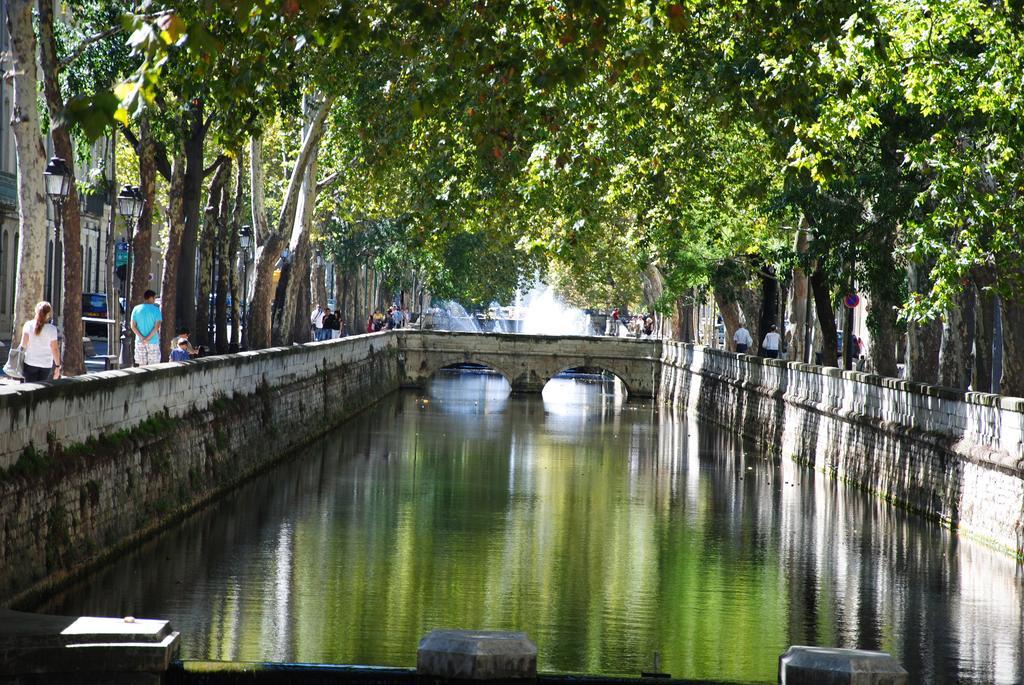 Kyriad Nimes Centre Екстериор снимка