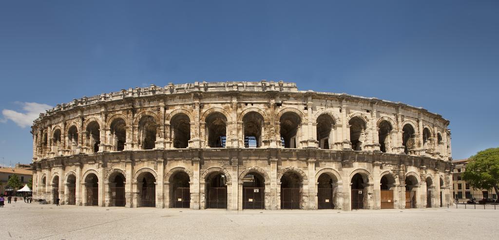 Kyriad Nimes Centre Екстериор снимка