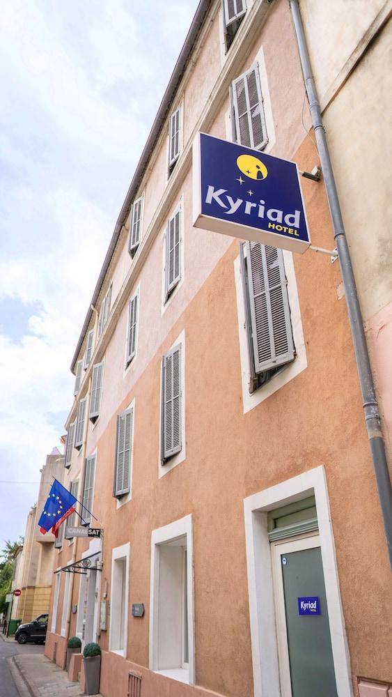 Kyriad Nimes Centre Екстериор снимка